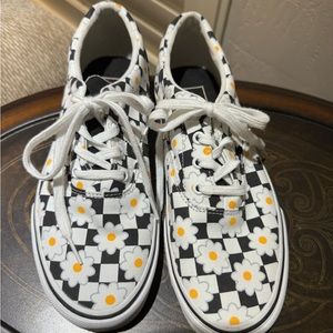 Vans black checkerboard white yellow flowers lace up women’s sz 8.5 sneakers